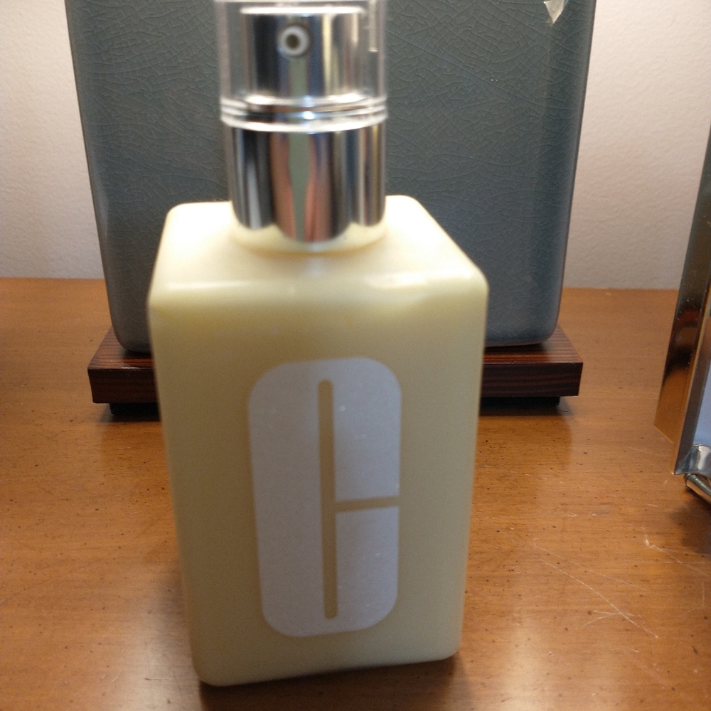 Clinique Dramatically Different Moisturizer